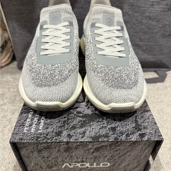 Peter Millar Hyper Apollo
Size 9
Great condition! - Picture 3 of 4